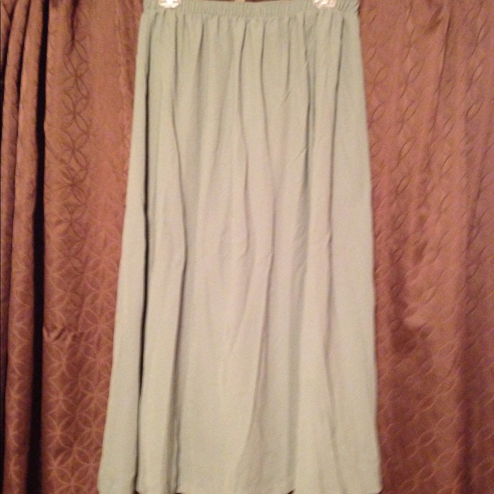 Company Collection Skirt